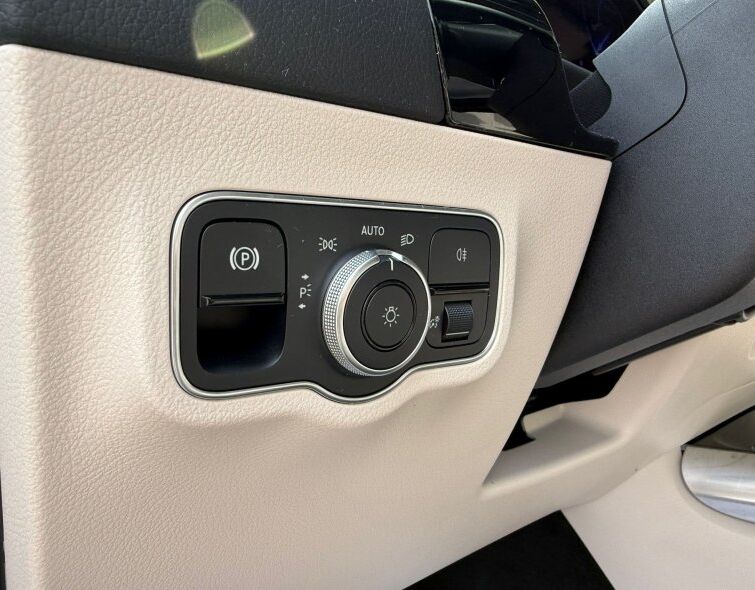 MERCEDES-BENZ EQA 250+